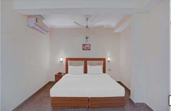 Oyo 75948 Hotel Tushar Continental New Delhi Luaran gambar